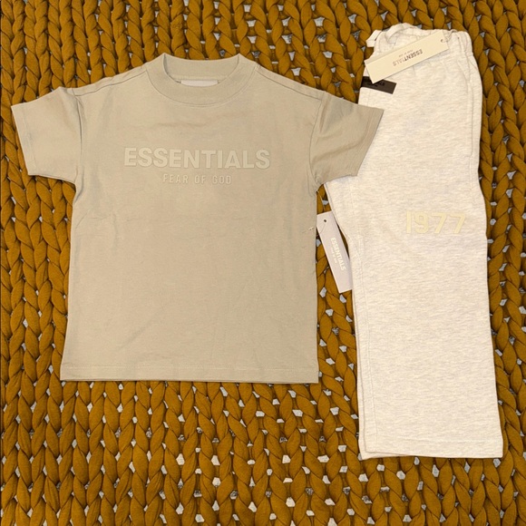 Essentials Light Gray Set - Picture 2 of 9